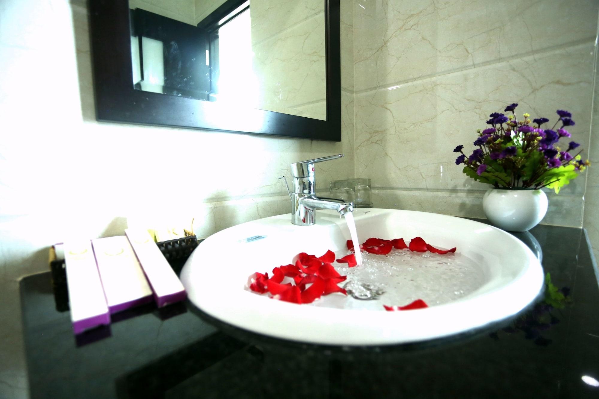 Huong Son Hotel 3*